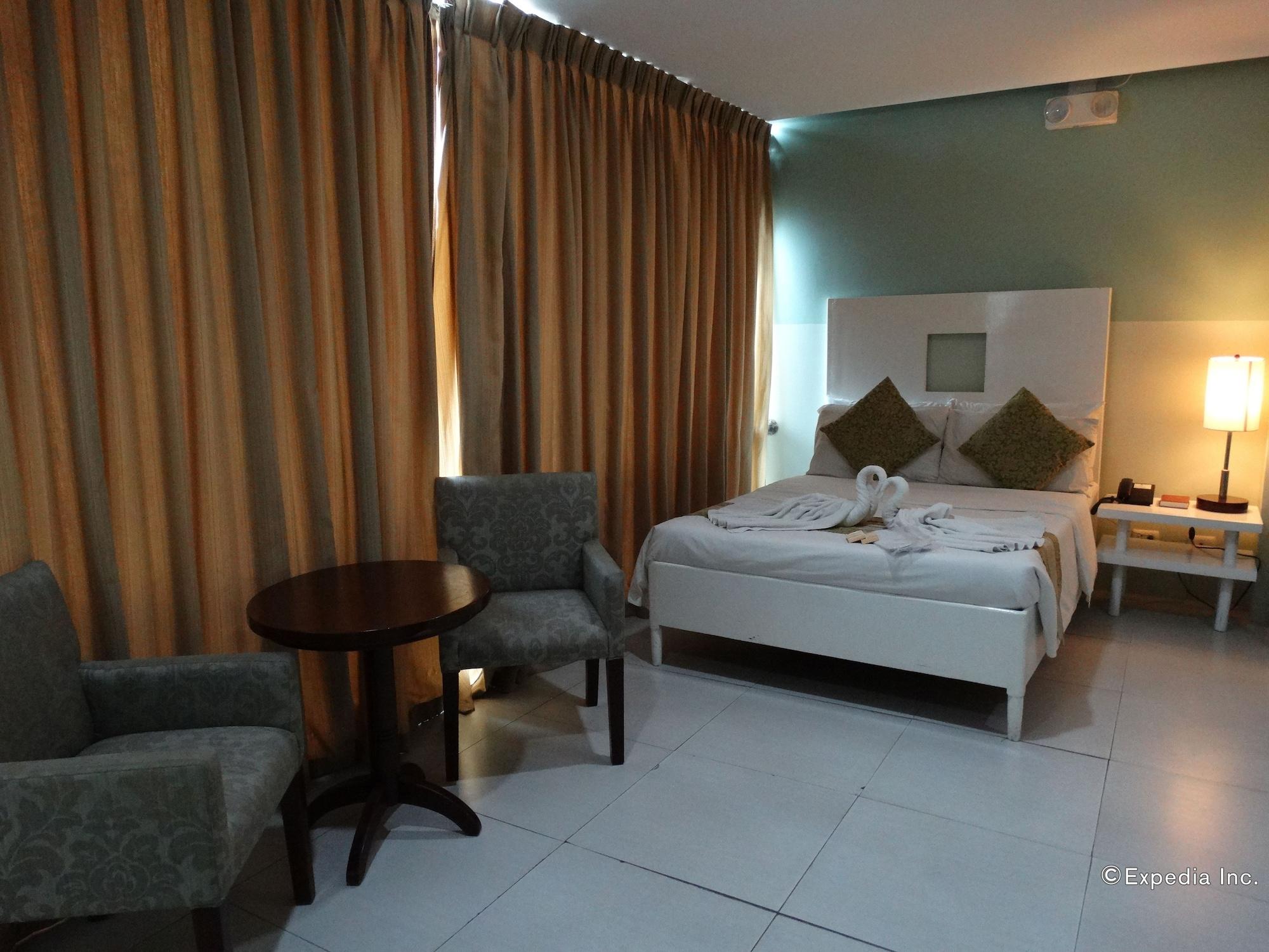 Empire Suites Hotel Puerto Princesa Exterior photo